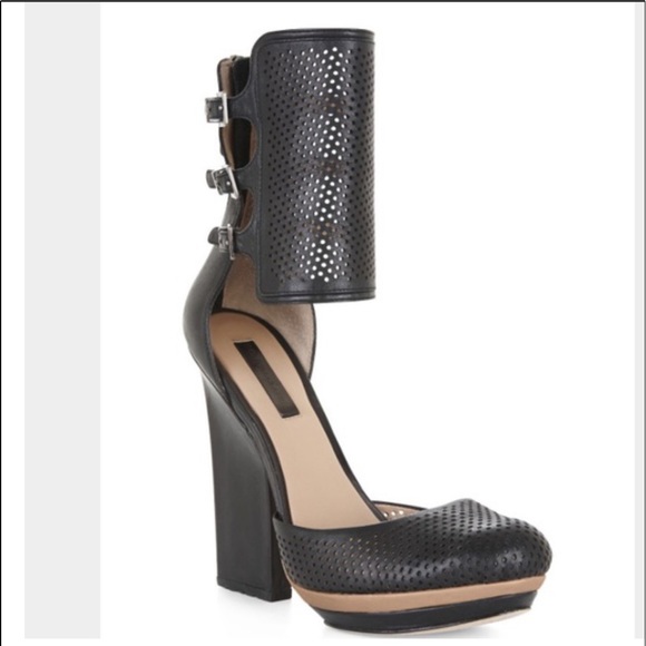 BCBG MAXAZRIA MA-HAILEY SIze 8/38 - Picture 2 of 5